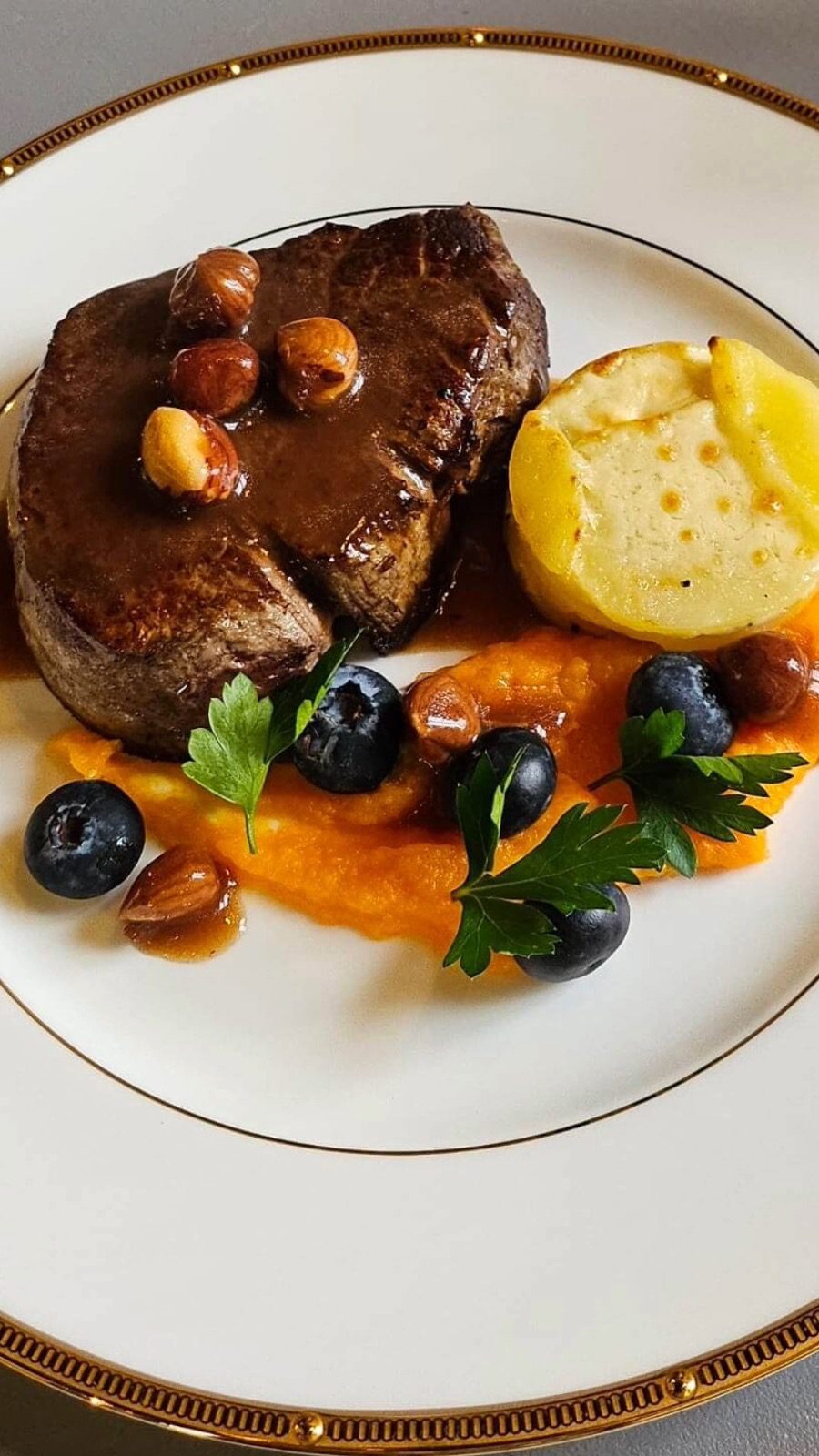 wedding dining options at Château Challain